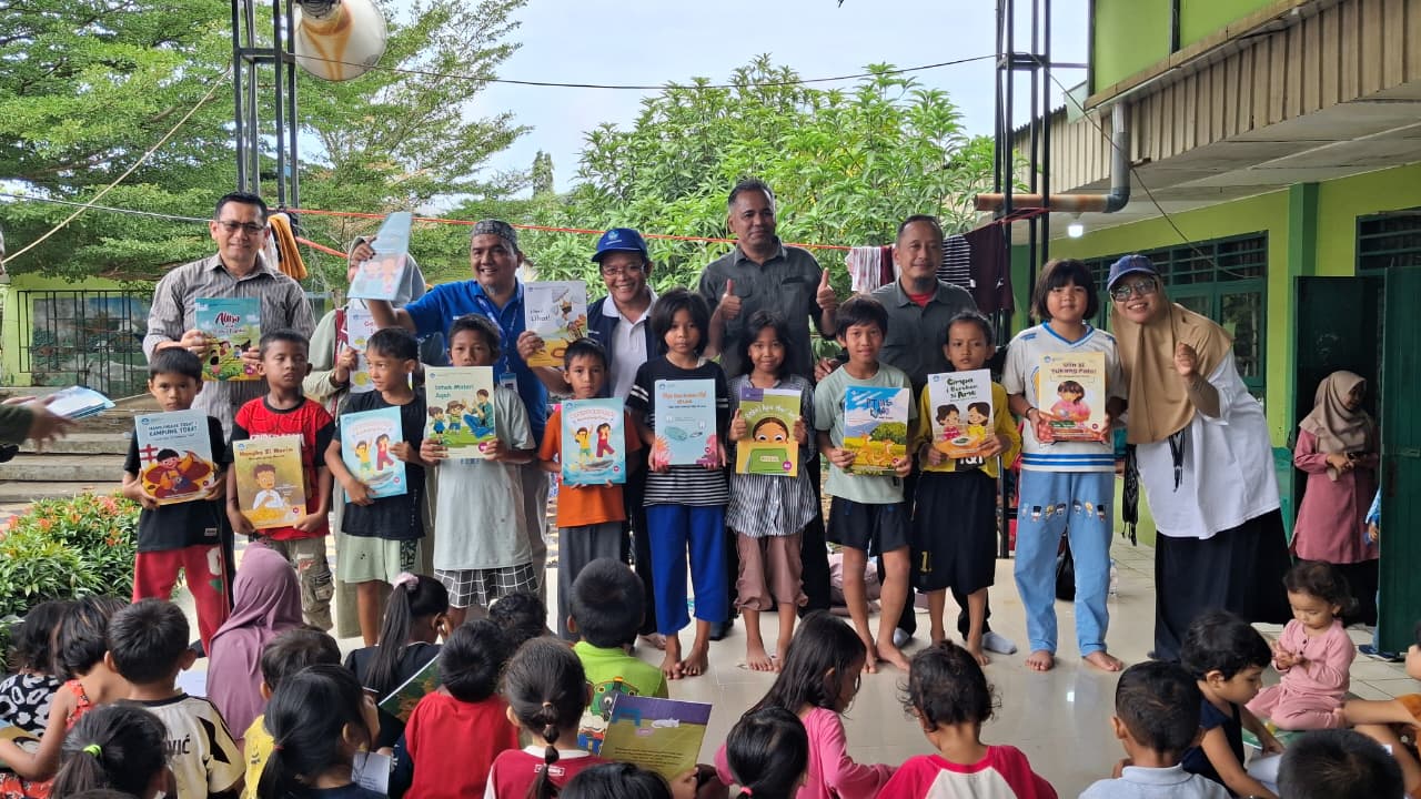 Lewat Buku dan Dongeng, Kemendikdasmen Dampingi Pemulihan Trauma Anak-Anak Terdampak Banjir